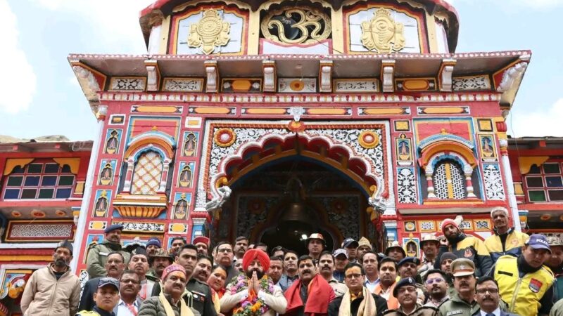राज्यपाल ने बैकुण्ठ धाम के किए दर्शन, पूजा-अर्चना कर देश एवं प्रदेश की सुख-समृद्धि और खुशहाली की कामना की