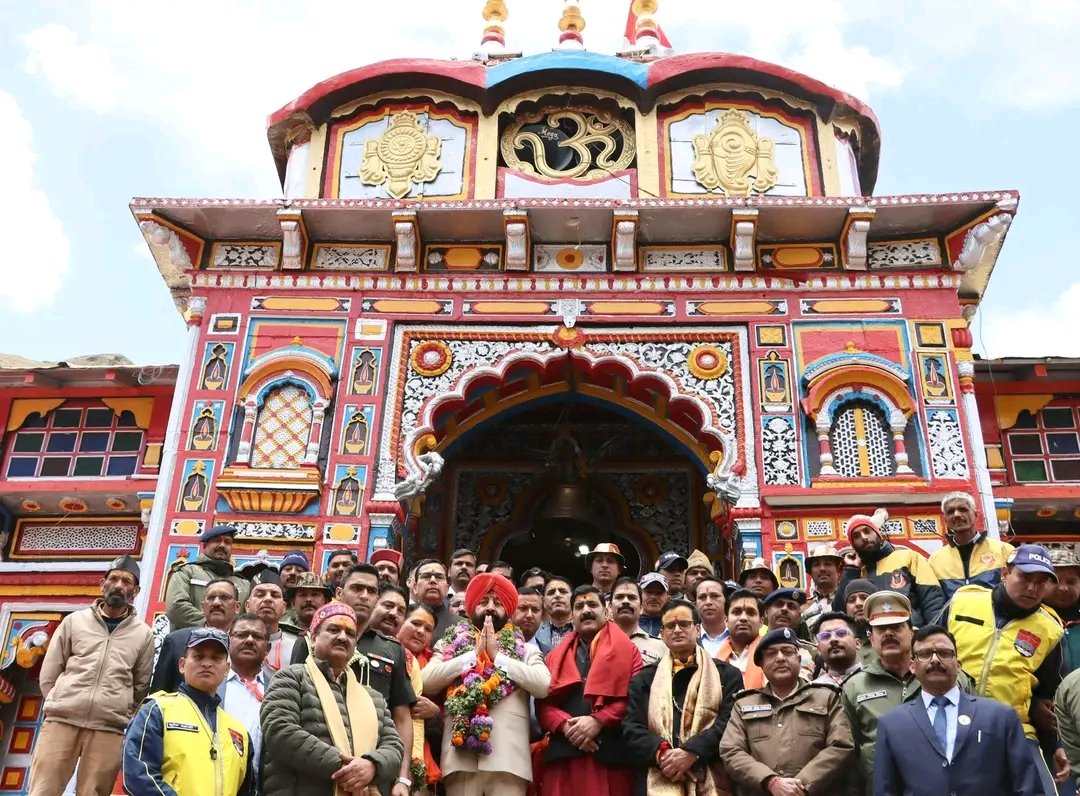 राज्यपाल ने बैकुण्ठ धाम के किए दर्शन, पूजा-अर्चना कर देश एवं प्रदेश की सुख-समृद्धि और खुशहाली की कामना की