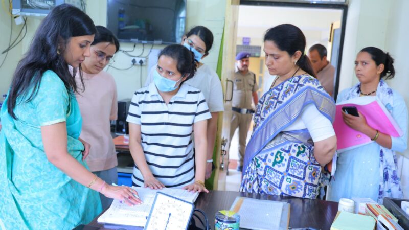 डीएम स्वाति एस. भदौरिया ने किया CHC सतपुली का औचक निरीक्षण, स्वास्थ्य व्यवस्थाओं में लापरवाही पर जतायी नाराजगी
