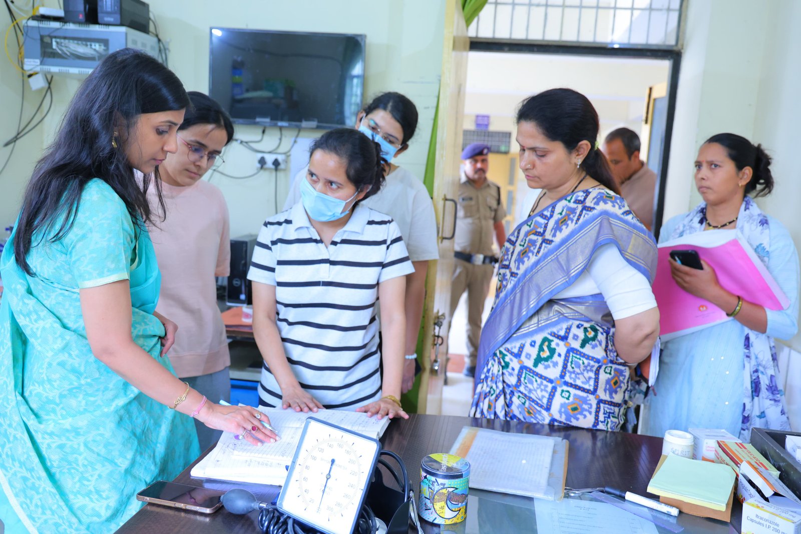 डीएम स्वाति एस. भदौरिया ने किया CHC सतपुली का औचक निरीक्षण, स्वास्थ्य व्यवस्थाओं में लापरवाही पर जतायी नाराजगी