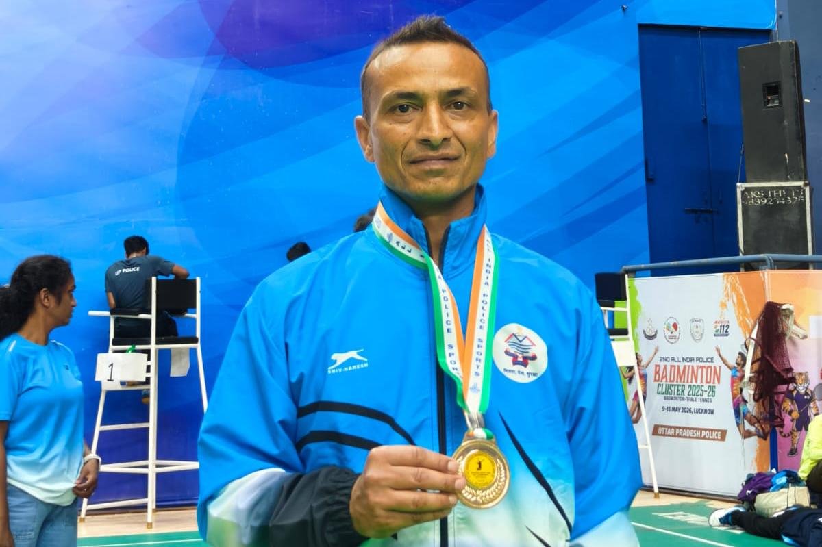 राष्ट्रीय पुलिस बैडमिंटन प्रतियोगिता में आरक्षी युगल किशोर ने जीता गोल्ड