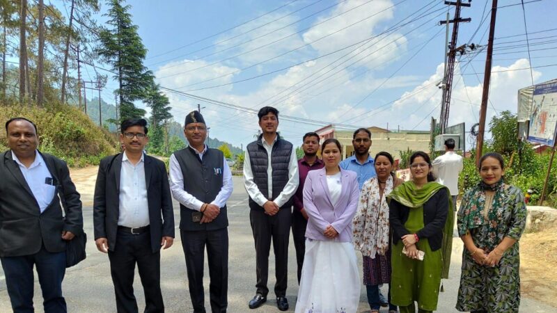 नो व्हीकल डे पर पैदल कार्यालय पहुंचकर दिया पर्यावरण संरक्षण और ईंधन बचत का संदेश