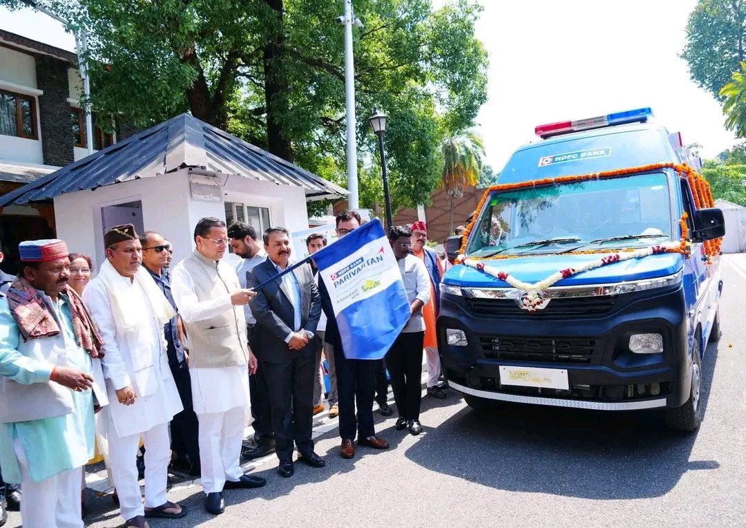 चारधाम एवं आदि कैलाश यात्रा मार्ग के लिए सीएम धामी ने चिकित्सा वाहनों को दिखाई हरी झंडी