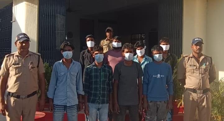 काण्डी बाजार में हुड़दंग मचाना पड़ा भारी, पौड़ी पुलिस ने 8 युवकों को गिरफ्तार कर उतारी खुमारी