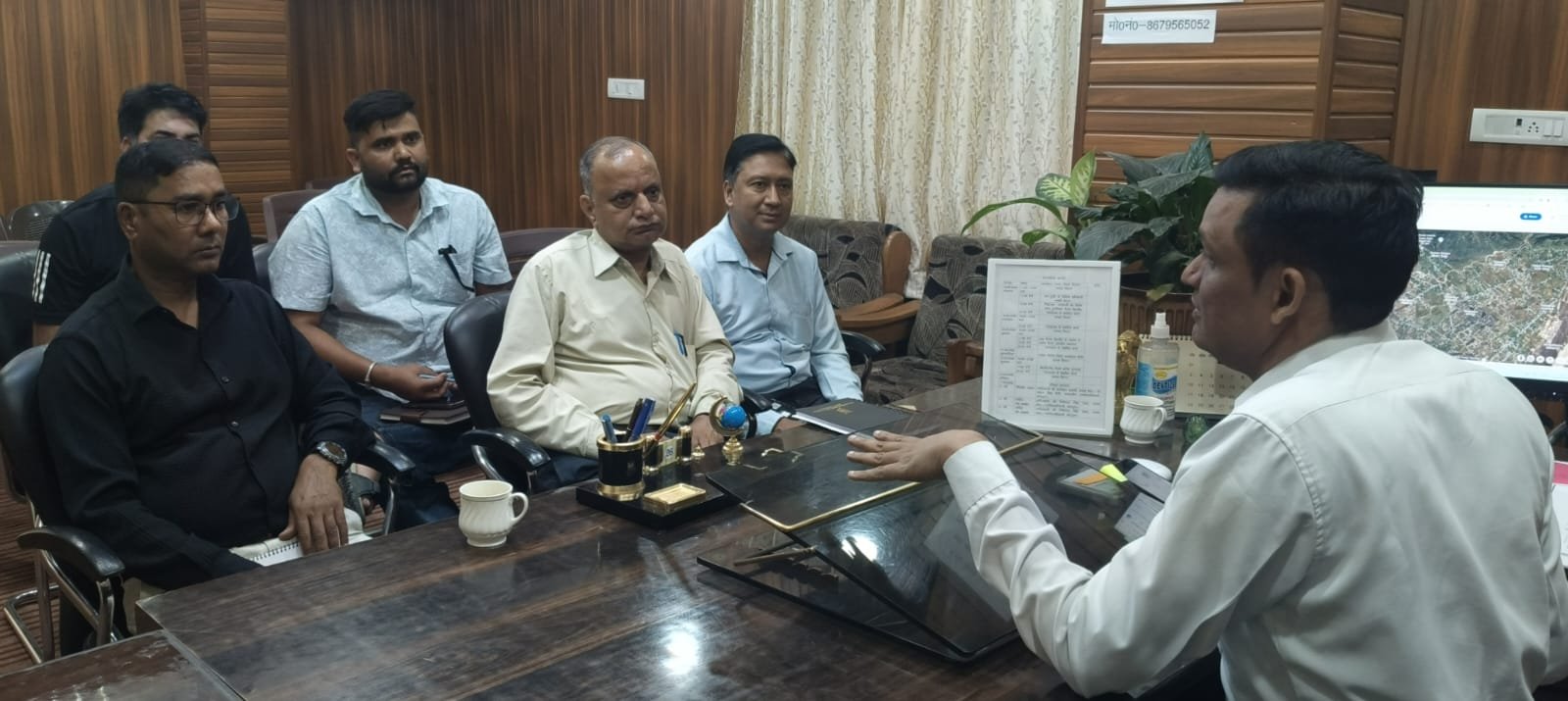 डीएम स्वाति एस. भदौरिया के निर्देश पर पेयजल व्यवस्था की समीक्षा, प्रभावित क्षेत्रों में जलापूर्ति सुधारने के निर्देश