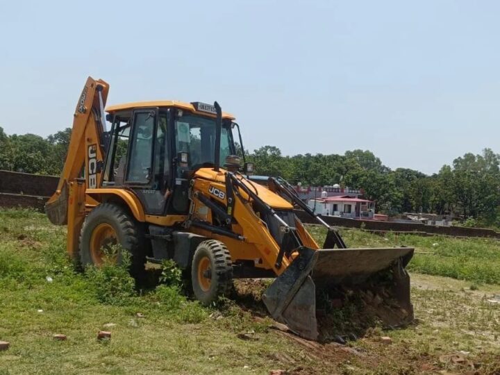 एमडीडीए का अवैध निर्माणों पर बड़ा एक्शन, 50 बीघा से अधिक क्षेत्र में अवैध प्लॉटिंग ध्वस्त, अवैध निर्माण सील