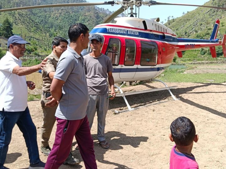 बद्रीनाथ से लौट रहे हेलीकॉप्टर की टिहरी में इमरजेंसी लैंडिंग, महिला पायलट की सूझबूझ से टला बड़ा हादसा