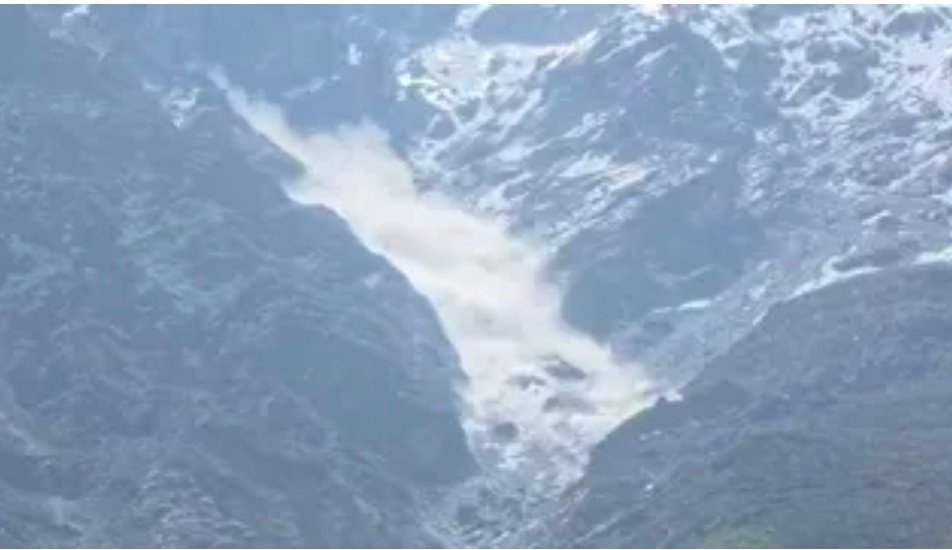 बदरीनाथ धाम के पास कंचनगंगा क्षेत्र में ग्लेशियर खिसका, कोई नुकसान नहीं