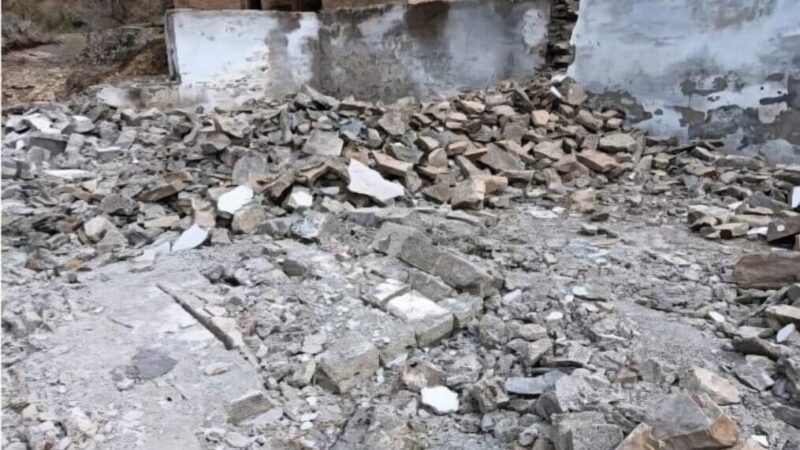 डीएम सविन बंसल की सख्ती रंग लाई, वर्षों से खतरनाक बने 56 विद्यालय भवन किए गए ध्वस्त