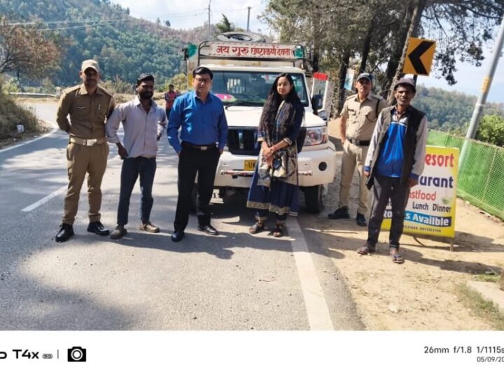 एडीएम शैलेन्द्र सिंह नेगी ने औचक निरीक्षण में सरकारी राशन परिवहन में पकड़ी अनियमितता, चंबा–धनोल्टी रोड पर कनाताल के पास सरकारी खाद्यान्न से भरे दो वाहन सीज
