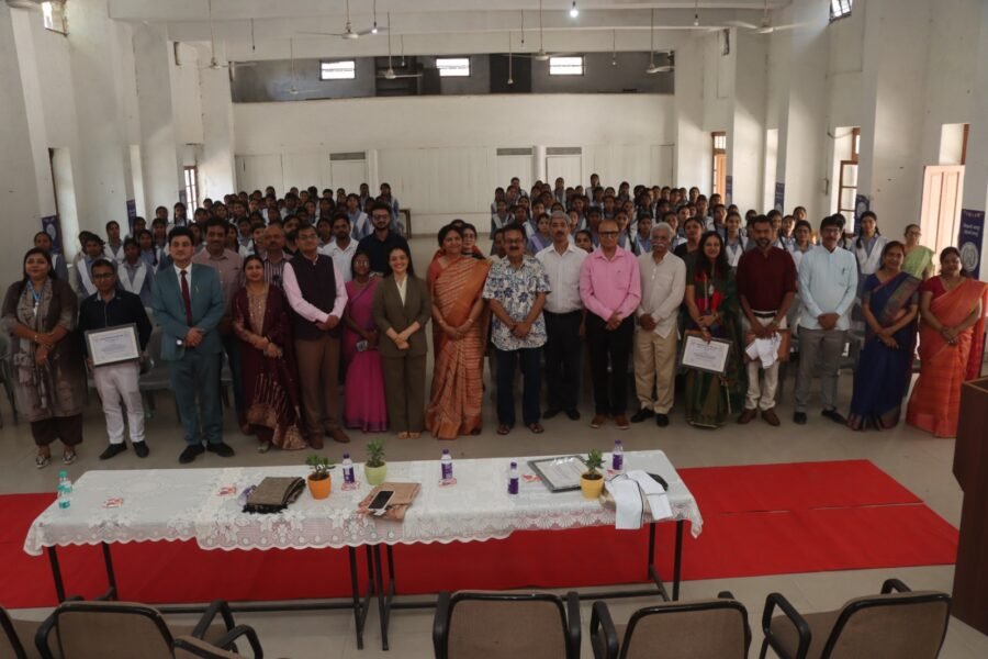 फूलचंद नारी शिल्प मंदिर गर्ल्स इंटर कॉलेज में अत्याधुनिक स्टेम लैब का उद्घाटन, विज्ञान एवं नवाचार को मिलेगा नया आयाम