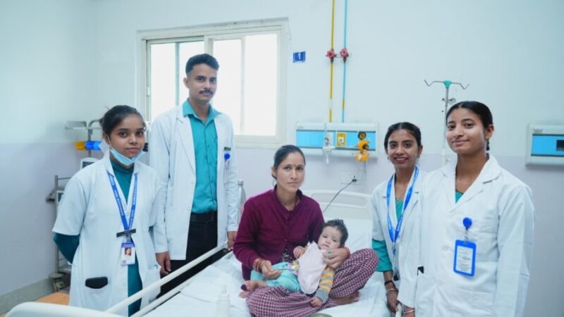 श्री महंत इन्दिरेश अस्पताल के डॉक्टरों ने असंभव को किया संभव, डेढ़ साल बाद बच्चे ने मुंह से पिया मां का दूध, परिवार की आंखों में छलके खुशी के आंसू