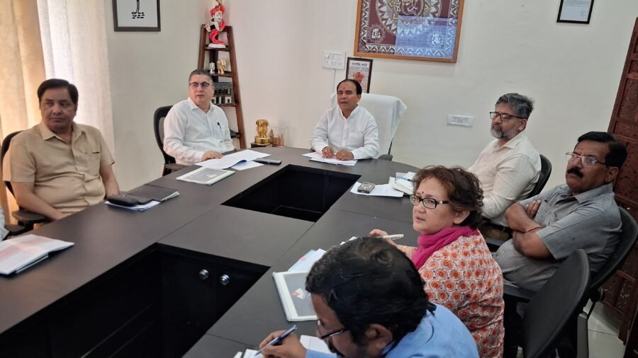 आवास संघ करेगा सहकारिता से जुड़े निर्माण कार्य – डॉ. धन सिंह रावत