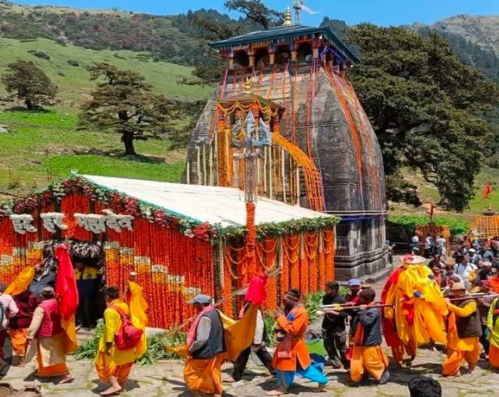 आम श्रद्धालुओं के दर्शनों को खुले मदमहेश्वर मंदिर के कपाट