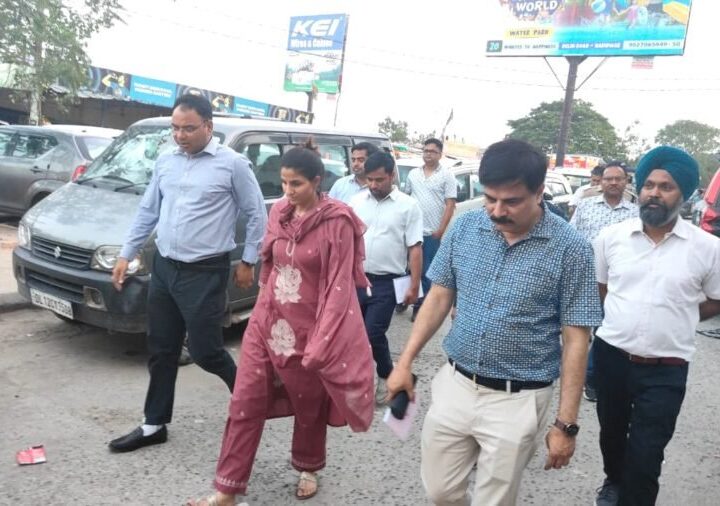 कुंभ मेला-2027 की तैयारियों ने पकड़ी रफ्तार, मेलाधिकारी सोनिका ने आस्था पथ क्षेत्र का किया स्थलीय निरीक्षण; हर की पैड़ी, रोड़ीबेलवाला और उत्तर हर की पैड़ी के पुनर्विकास पर खर्च होंगे 194 करोड़ रुपये