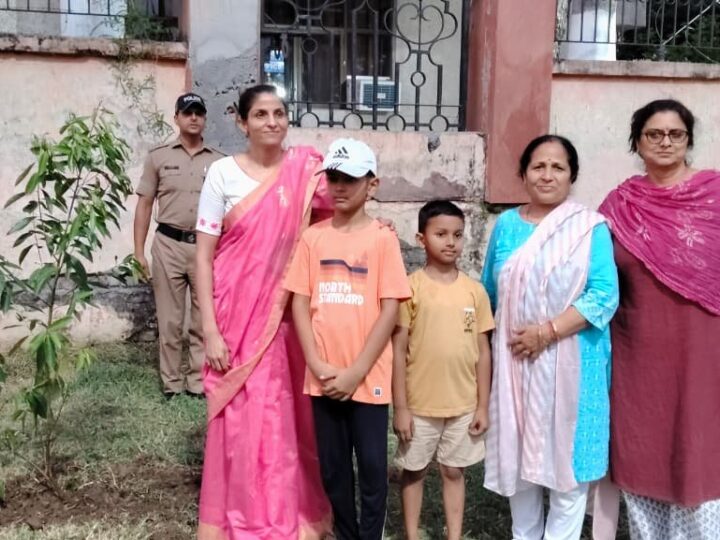 ग्रीन कुंभ की ओर बढ़ता हरिद्वार, मेलाधिकारी सोनिका ने किया रुद्राक्ष का पौधारोपण