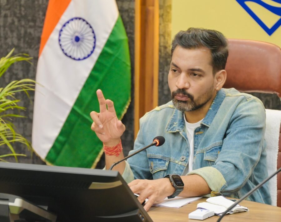 मानसून से पहले सभी प्राथमिकता वाले कार्य 07 जून तक पूर्ण करें – डीएम डॉ. आशीष चौहान