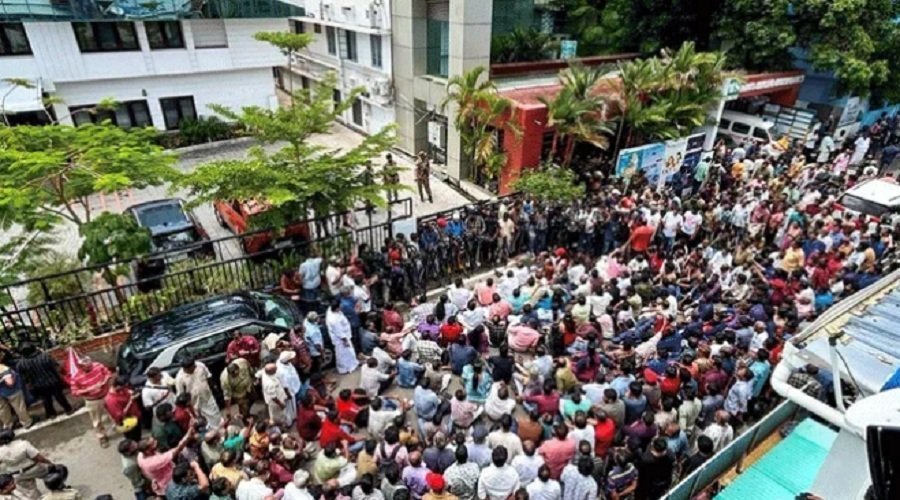 केरल में ED छापों पर बवाल, पिनराई विजयन के आवास के बाहर हंगामा