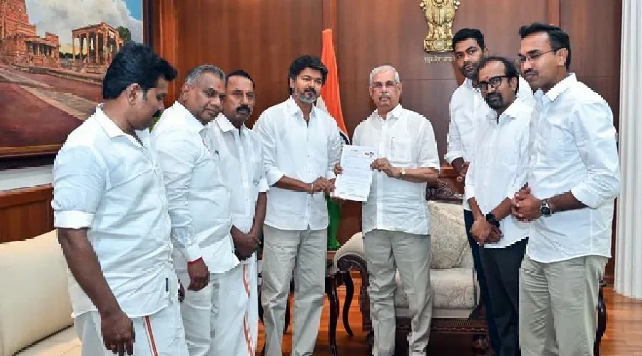 थलापति विजय के सीएम बनने पर फंसा पेच, शपथ से पहले तमिलनाडु के राज्यपाल ने रखी ये शर्त