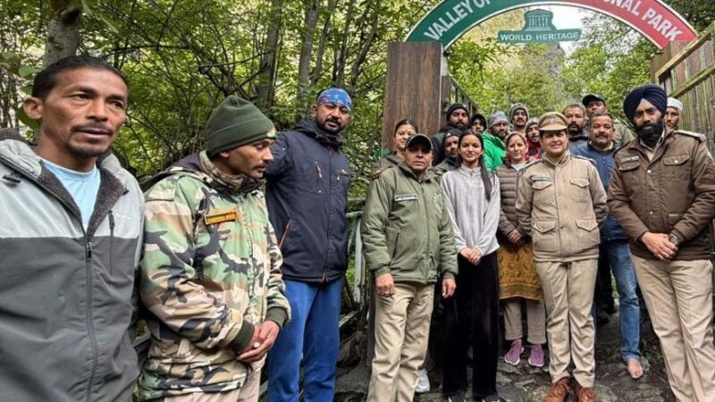 पर्यटकों के दीदार को खूली फूलों की घाटी