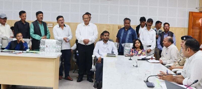 जनता मिलन कार्यक्रम में फरियादियों ने रखी अपनी फरियाद