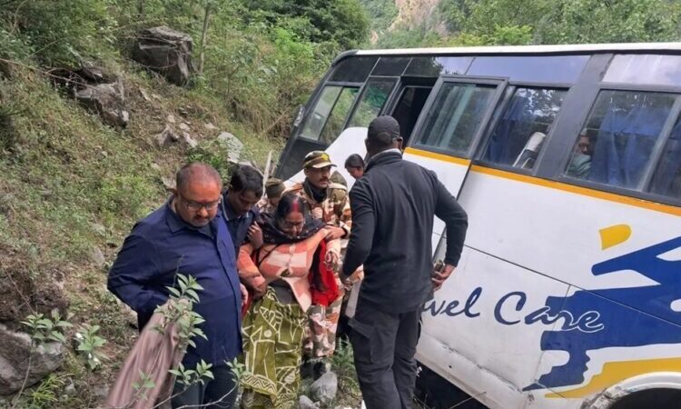 बद्रीनाथ से लौट रही श्रद्धालुओं की बस के ब्रेक फेल, आईटीबीपी की तत्परता से टला बड़ा हादसा