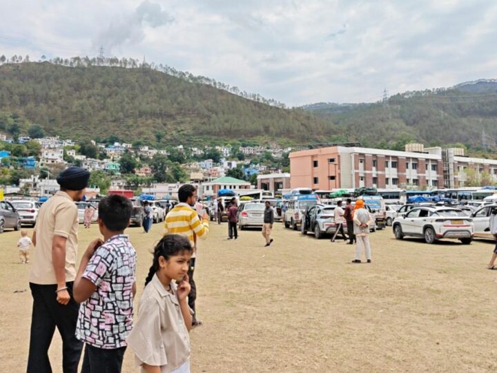 मौसम अलर्ट के बीच यात्रियों की सुरक्षा को प्राथमिकता, श्रीनगर में बनाए गए सुरक्षित होल्डिंग स्थल
