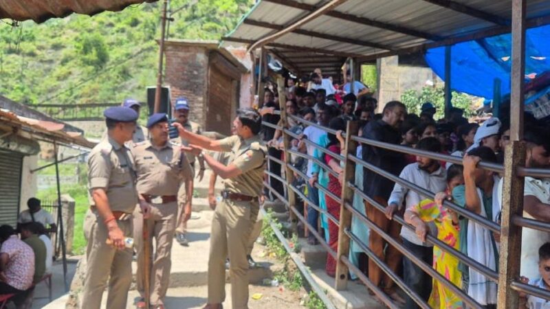 एएसपी मनोज ठाकुर ने नीलकंठ महादेव यात्रा व्यवस्थाओं का किया निरीक्षण, कांवड़ यात्रा तैयारियों का भी लिया जायजा