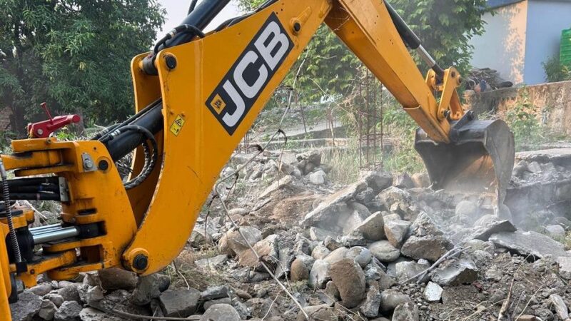 कोटद्वार : लालपानी में सरकारी भूमि से हटाया गया अवैध अतिक्रमण, प्रशासन की कार्रवाई जारी
