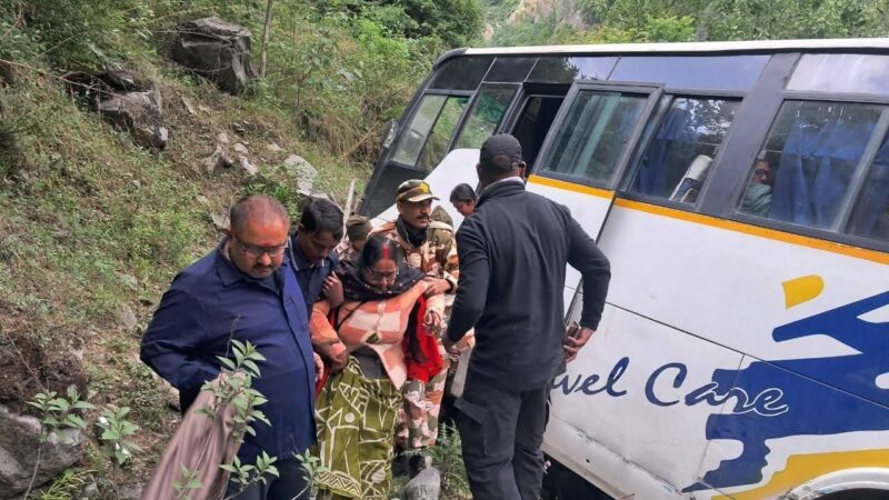बद्रीनाथ-जोशीमठ मार्ग पर टला बड़ा हादसा, झारखण्ड के यात्रियों की बस का ब्रेक फेल