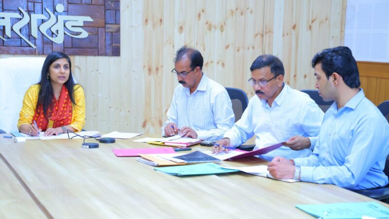 SIR-2026 की समीक्षा बैठक, डीएम स्वाति एस. भदौरिया ने गणना प्रपत्रों के संकलन में तेजी और डिजिटाइजेशन प्रगति की नियमित समीक्षा के निर्देश