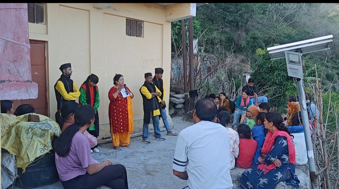 पौड़ी गढ़वाल : नुक्कड़ नाटकों से मतदाता सूची पुनरीक्षण अभियान को मिल रही नयी गति
