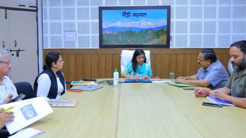 टीबी स्क्रीनिंग कैंपों की सूचना उसी दिन निक्षय पोर्टल पर दर्ज करना सुनिश्चित करें – डीएम स्वाति एस. भदौरिया