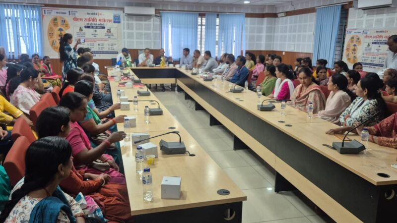 स्वनिधि महोत्सव में फड़ एवं रेहड़ी व्यवसायियों को मिला प्रोत्साहन, उत्कृष्ट बैंक और लाभार्थी सम्मानित