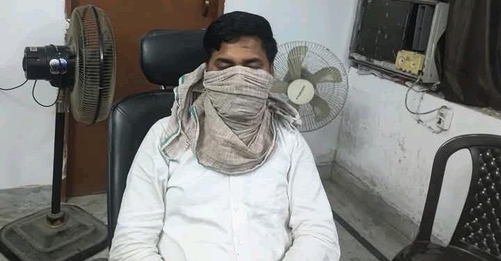 20 हजार रुपये की रिश्वत लेते जेई गिरफ्तार, ग्राम पंचायत विकास अधिकारी पर भी होगी कार्रवाई