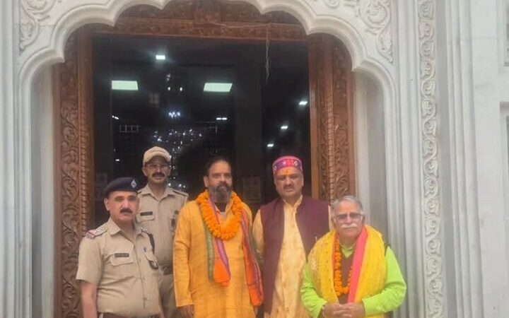 सुप्रीम कोर्ट के न्यायाधीश संजय करोल ने किए नृसिंह मंदिर में दर्शन