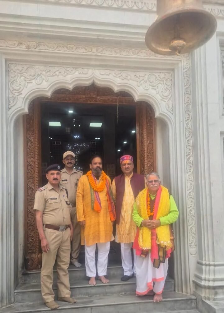सुप्रीम कोर्ट के न्यायाधीश संजय करोल ने किए नृसिंह मंदिर में दर्शन
