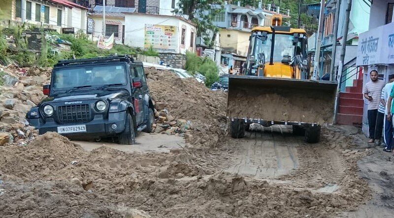 नारायणबगड़ में युद्धस्तर पर राहत व सफाई अभियान शुरू