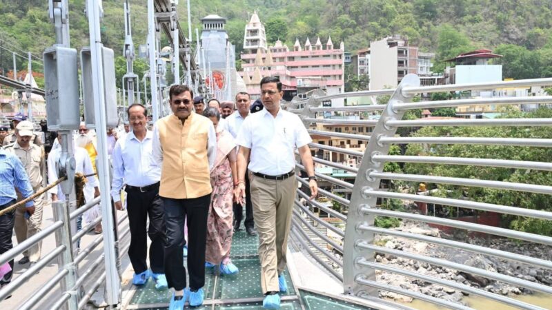 मुख्य सचिव आनंद वर्धन ने किया बजरंग सेतु का निरीक्षण, संबंधितों को दिये आवश्यक दिशा निर्देश
