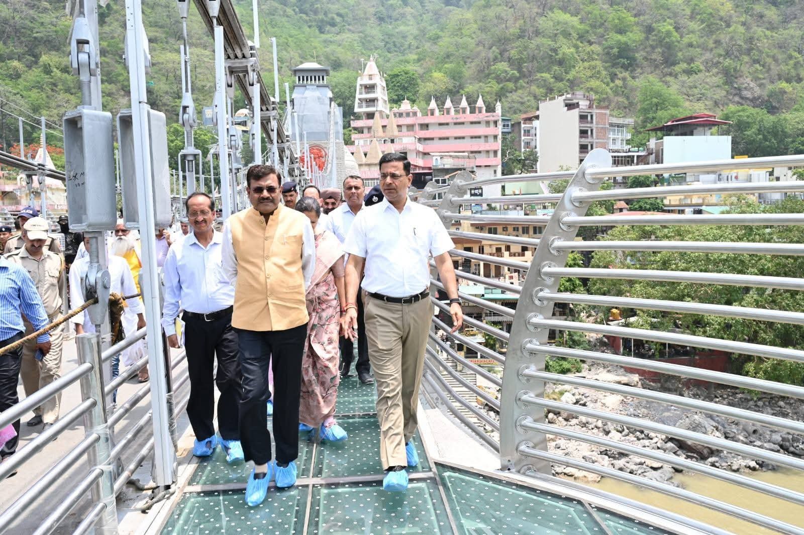 मुख्य सचिव आनंद वर्धन ने किया बजरंग सेतु का निरीक्षण, संबंधितों को दिये आवश्यक दिशा निर्देश