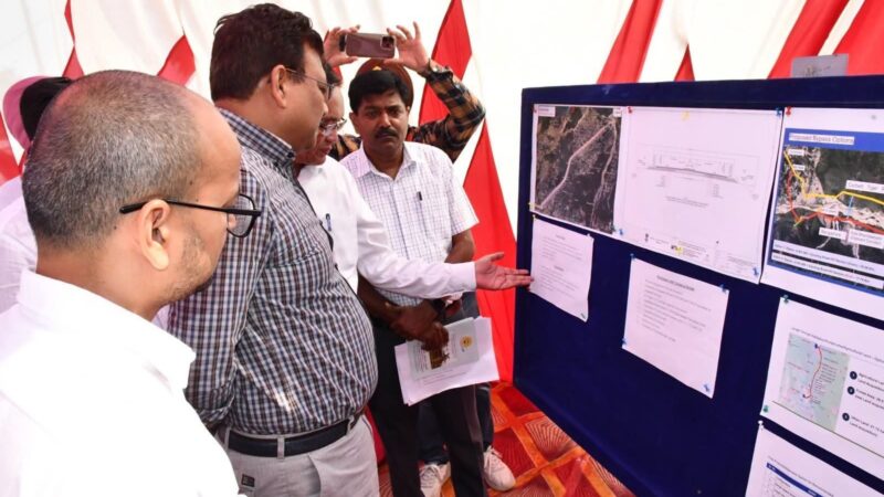मुख्य सचिव आनंद वर्धन ने सिडकुल काशीपुर में हो रहे कार्यों का किया निरीक्षण