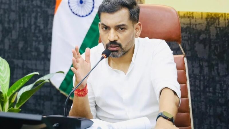 परियोजनाओं के लिए भूमि चयन के लिए डीएम डॉ. आशीष चौहान ने की तहसीलदारों की जिम्मेदारी तय; एसडीएमस को अनुश्रवण के निर्देश