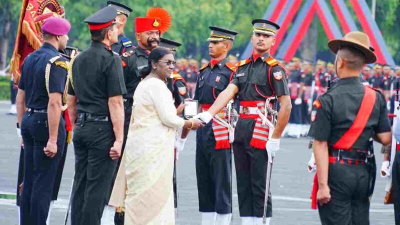 राष्ट्रपति द्रौपदी मुर्मू की उपस्थिति IMA पासिंग आउट परेड, भारतीय सेना को मिले 481अफसर, 09 महिला कैडेटों ने भी रचा इतिहास