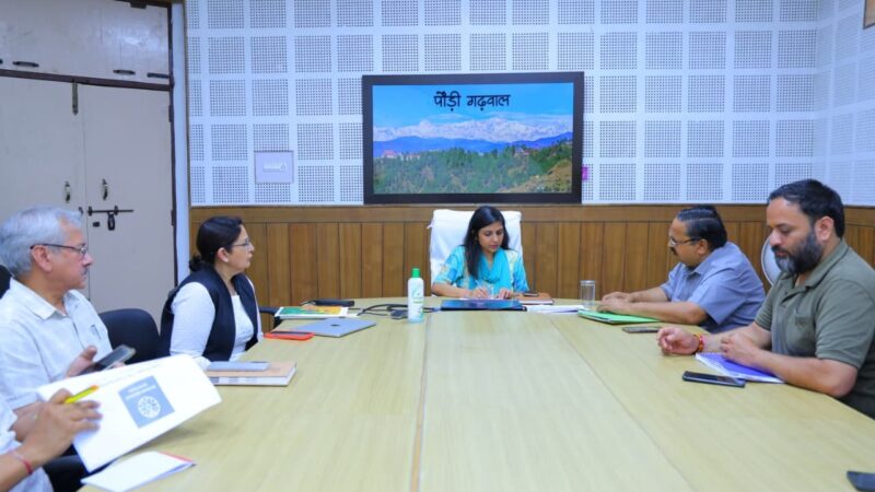 टीबी मुक्त भारत अभियान को मिशन मोड पर संचालित करने, स्क्रीनिंग एवं निक्षय मित्रों के नामांकन में तेजी लाने के निर्देश