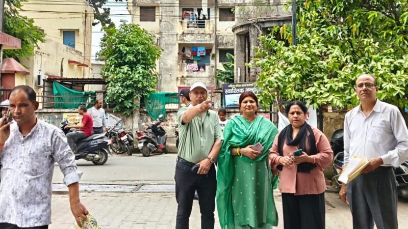 कोरोनेशन अस्पताल की बदहाल व्यवस्था पर आप का हमला, सरकार को घेरा