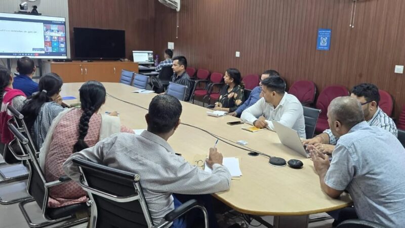 जिले में ई-ऑफिस प्रणाली को प्रभावी बनाने के लिए प्रशिक्षण कार्यक्रम आयोजित, अधिकारियों एवं कर्मचारियों को दिया गया व्यवहारिक प्रशिक्षण