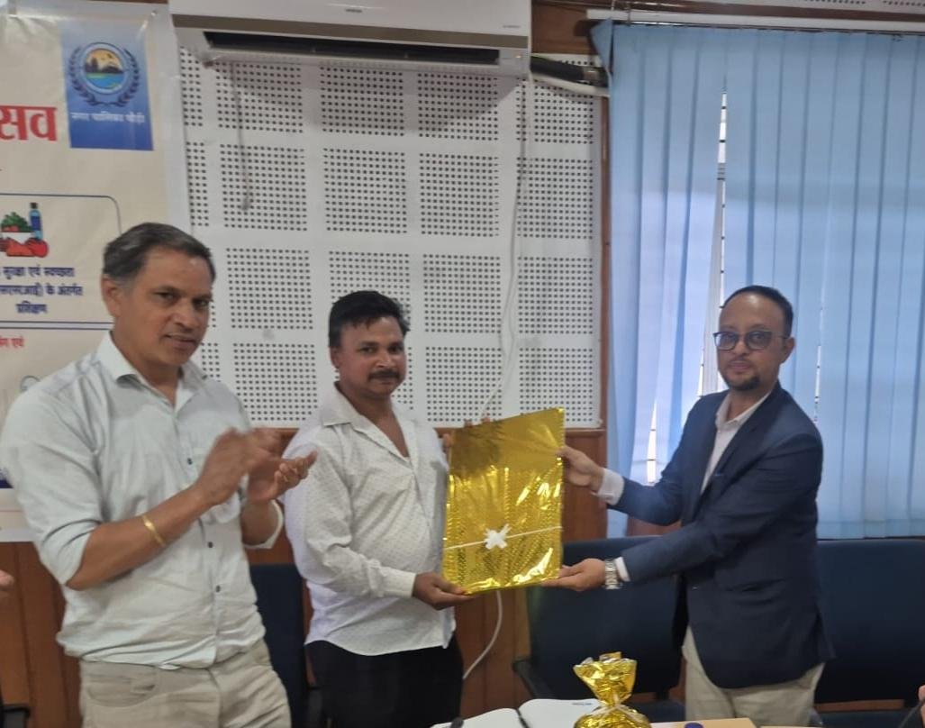 पीएम स्वनिधि योजना से छोटे कारोबारियों को मिल रहा आत्मनिर्भर बनने का सहारा, पौड़ी में आयोजित स्वनिधि महोत्सव में नए ऋण आवेदन हुए प्राप्त, उत्कृष्ट बैंक और लाभार्थी सम्मानित