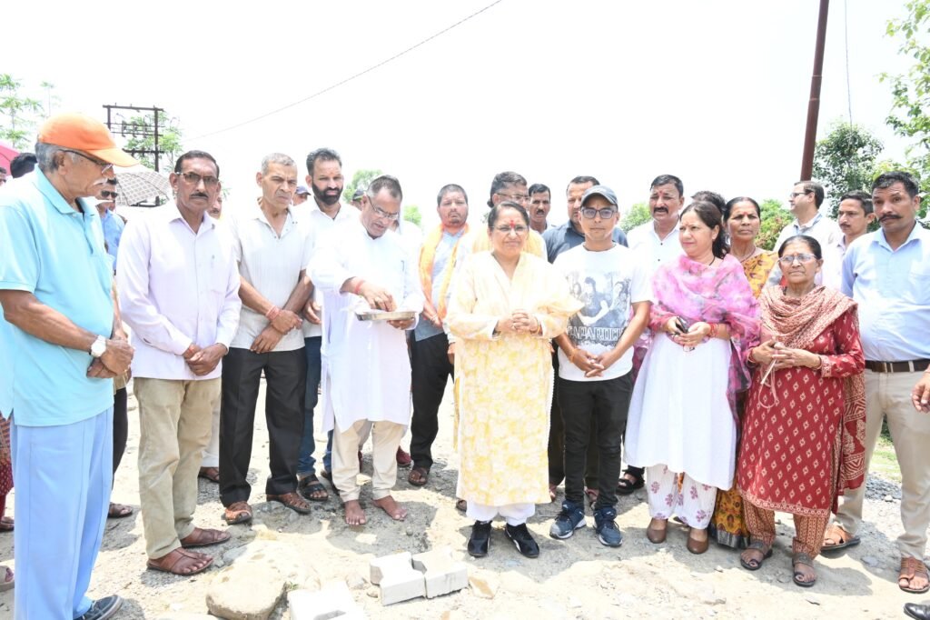 कोटद्वार : रामदयालपुर वासियों का 20 साल का इंतजार खत्म, विधानसभा अध्यक्ष ऋतु खण्डूड़ी भूषण ने किया इंटरलॉकिंग मार्ग का लोकार्पण