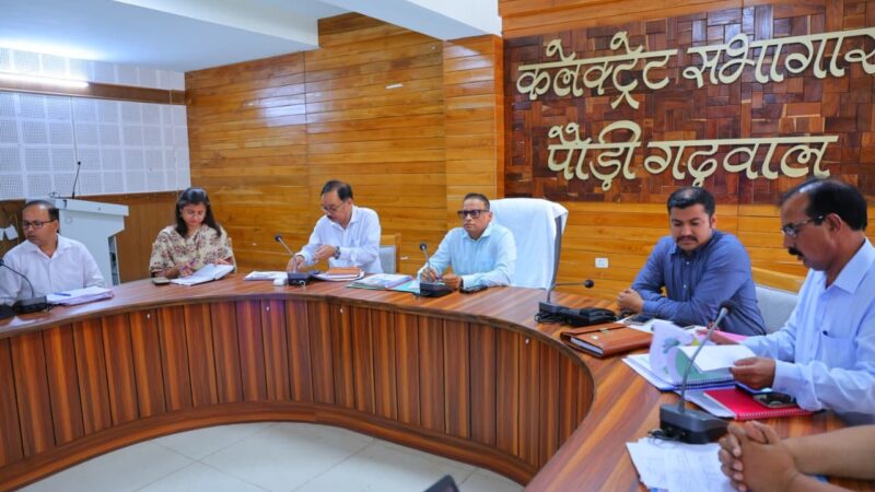 मानसून से पहले अलर्ट मोड में पौड़ी प्रशासन, आपदा तैयारियों का प्रभारी सचिव दिलीप जावलकर ने लिया जायज़ा