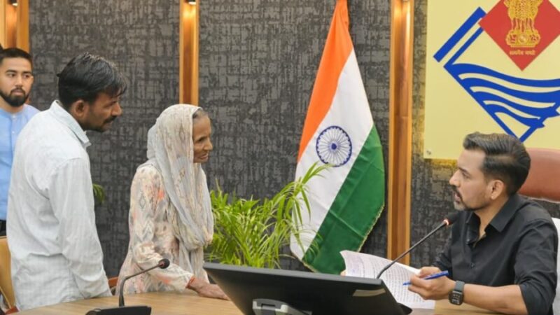 हर सोमवार को होगा समाधान दिवस, जनता की हर शिकायत की होगी ऑनलाइन ट्रैकिंग – डीएम डॉ. आशीष चौहान